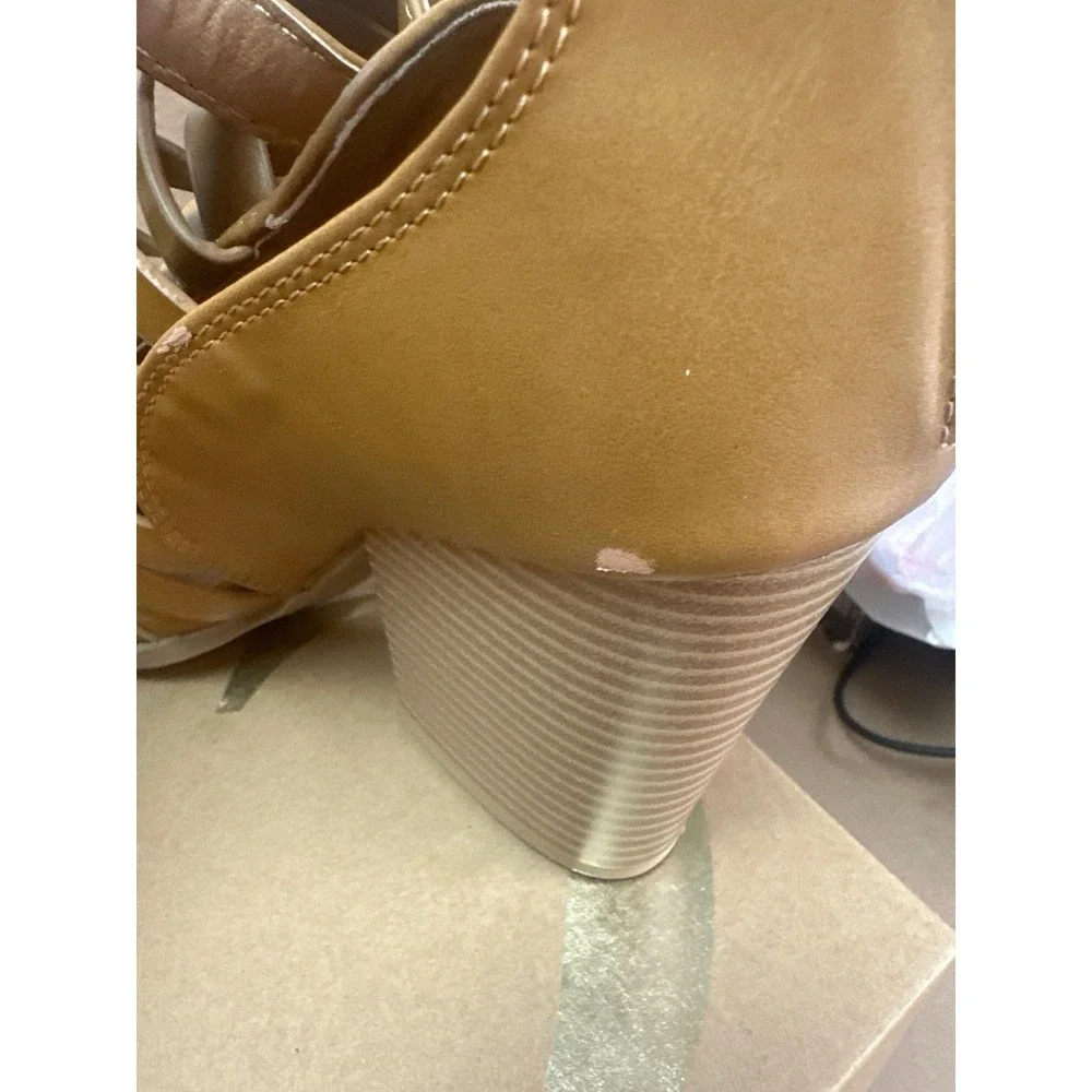 Charlotte Russe Womens 8 Tan Strappy Block Heels Barnes-209A